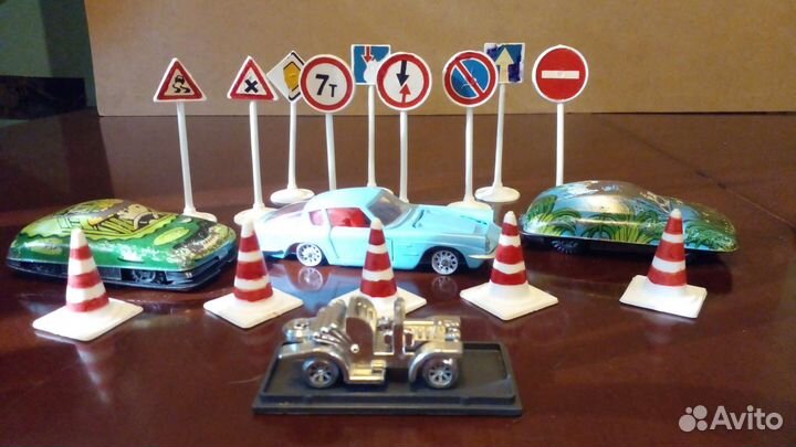 Детские машинки и дорожные знаки СССР, цена за все