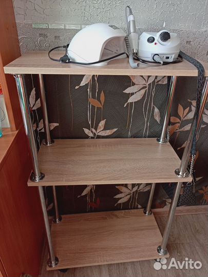 Этажерка на колесиках