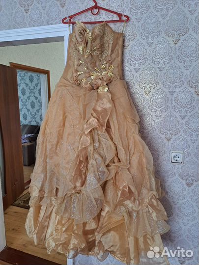 Вечернее платье