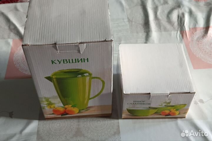 Кувшин, салатник, ложка, вилка