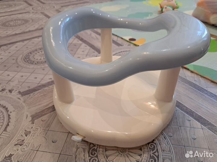 Стульчик для купания в ванной