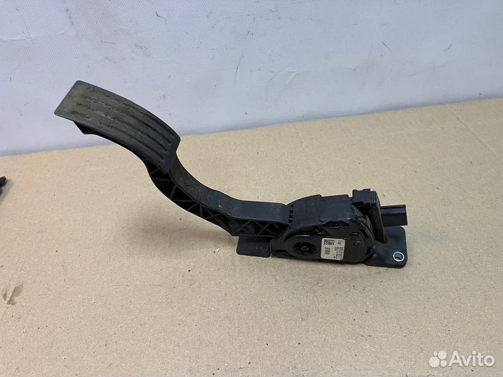 Педаль газа Ford Focus 3