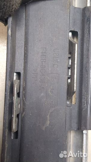 Решетка радиатора Ford Focus 3, 2015