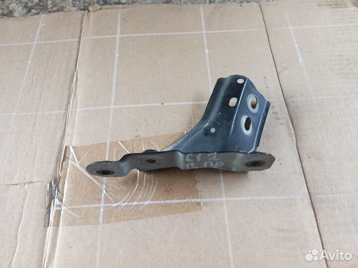 Кронштейн крыла передний правый Volkswagen Polo 5