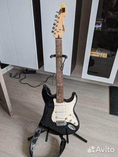Электро гитара Fender Squire SSS с комбиком