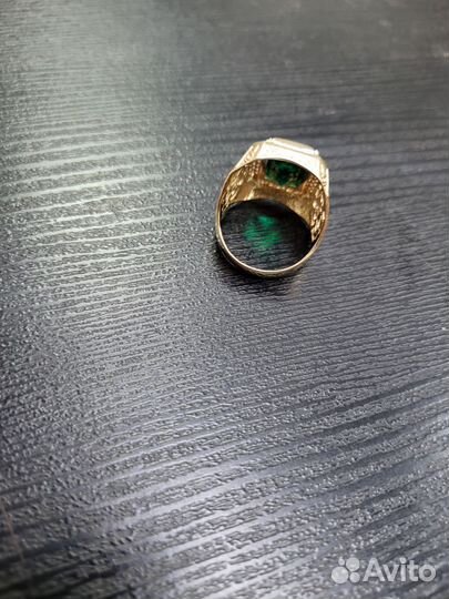 Мужской золотой перстень