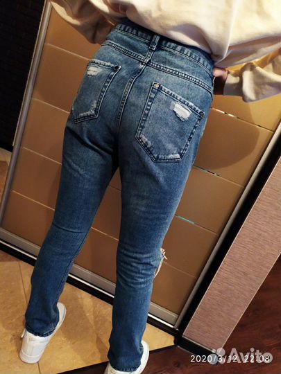 Джинсы