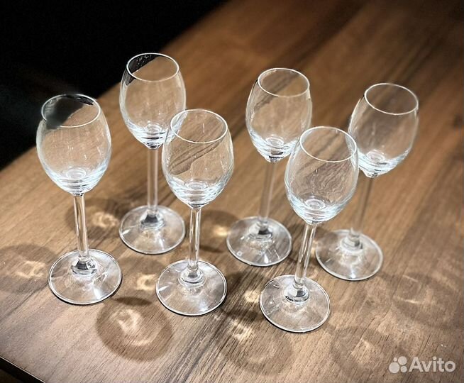 Фужеры и разная стеклянная посуда