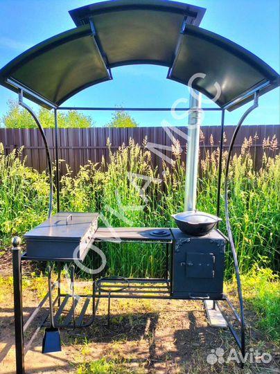 Мангал с крышей