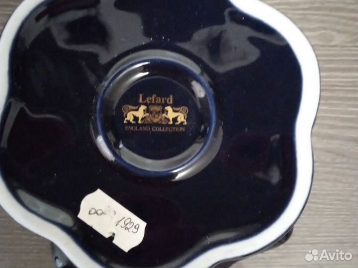 Ваза для фруктов на ножке