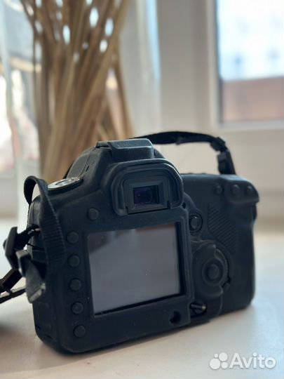 Зеркальный фотоаппарат canon 5D mark II