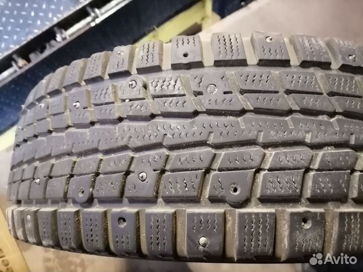 Dunlop SP Winter Ice 01 205/70 R15 100T