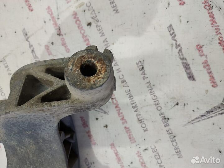 Лапа двигателя m112 m113 4wd w210 Mercedes правая