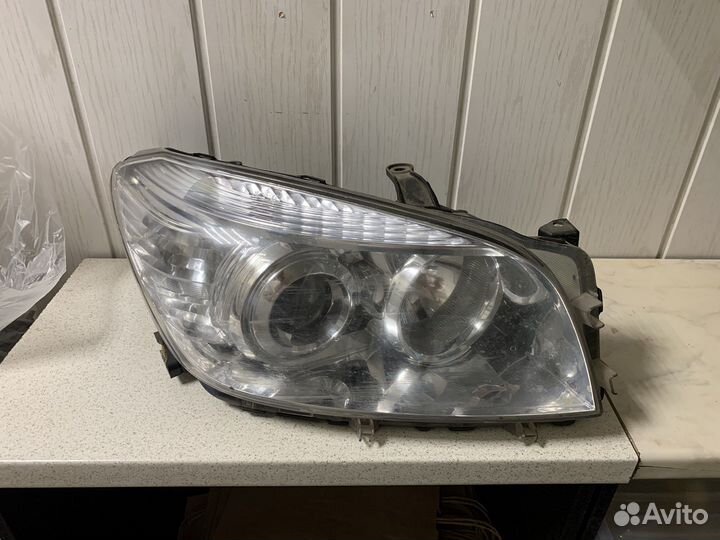 Передняя фара на toyota rav 4 30