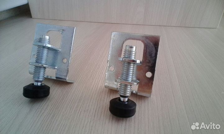 Ножки, подпятники, опоры регулируемые для мебели