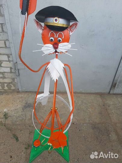 Кот садовый