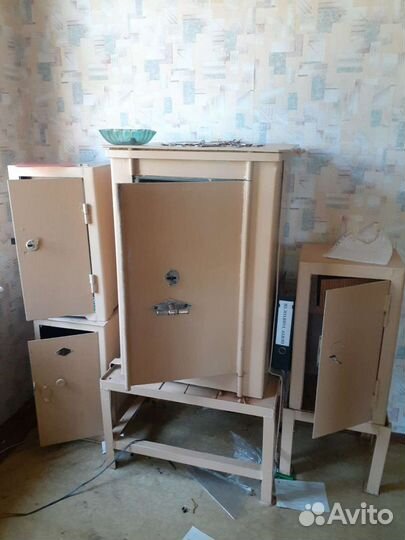 Офисные сейфы