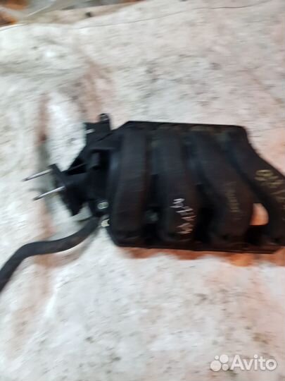 Коллектор впускной Тойота Королла 1.6 3ZZ-FE