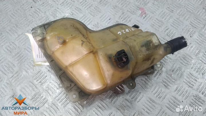 Бачок расширительный Audi A4 B6 2000 8D0121403L