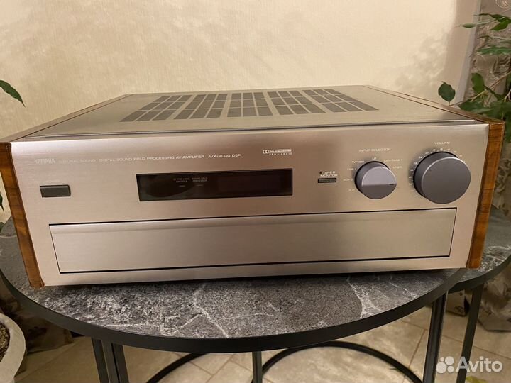 Усилитель Yamaha AVX-2000 DSP