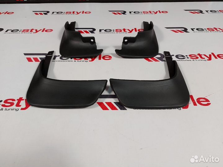 Брызговики Toyota Vitz 10 1999-2005 U1704