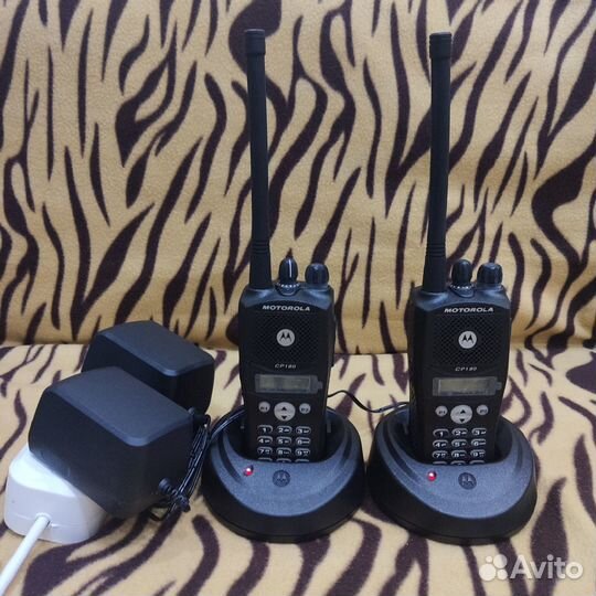 Продаётся радиостанция Motorola CP-180