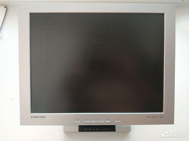 Монитор Samsung SyncMaster 152s