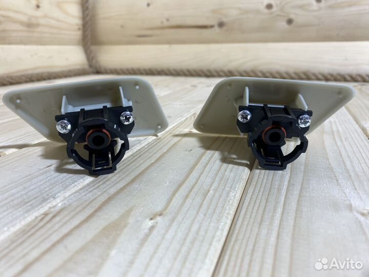 Крышка омывателя фар Suzuki Grand Vitara комплект