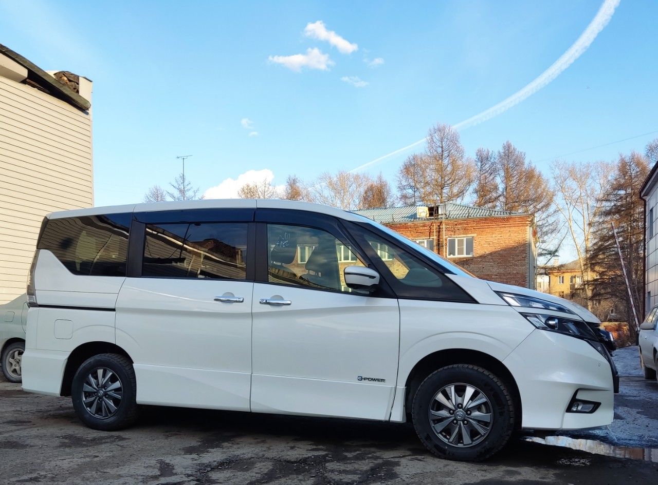 Nissan Serena: фото владельца
