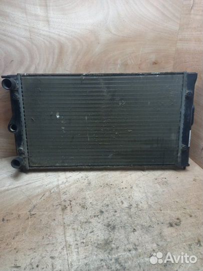 Радиатор охлаждения двигателя Audi 80 B2 DS