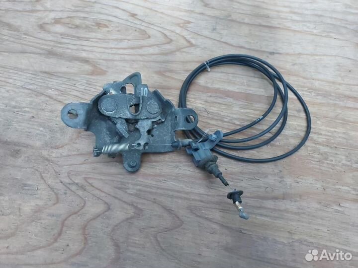 Замок капота Toyota Prius 2 NHW20 (2003 - 2011)