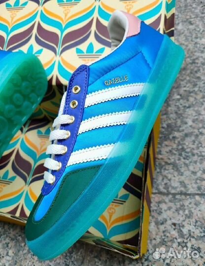 Кроссовки женские adidas