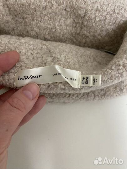 Шапка женская вязаная бежевая