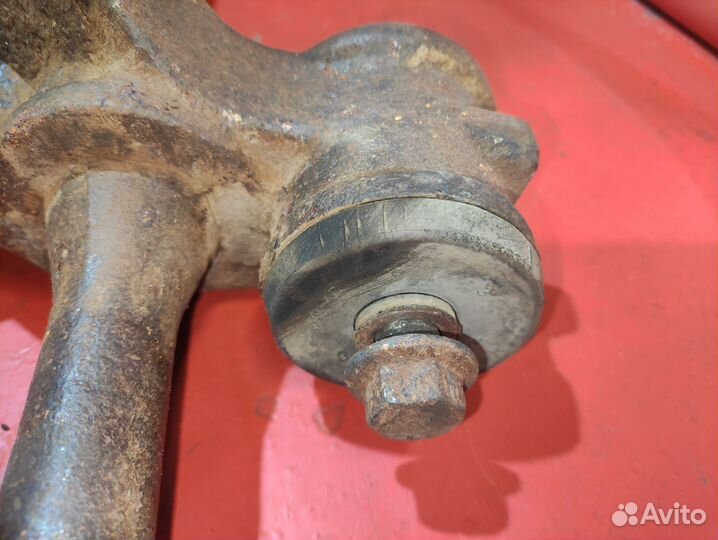 Рычаг и торсион правый Lincoln Navigator 97-03