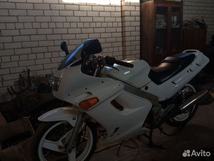 Kawasaki zzr 250
