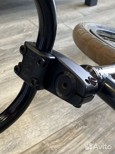 Трюковой велосипед BMX