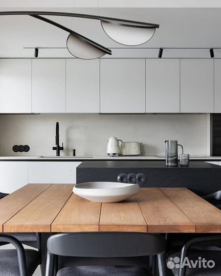 Кухня белая прямая