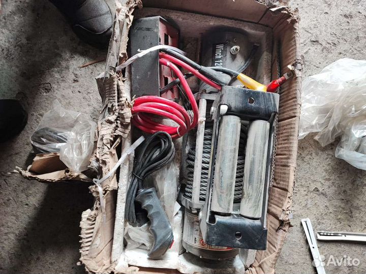 Лебедка автомобильная Electric Winch 12000 12v