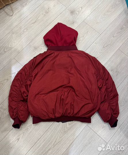 Бомбер дутый кропнутый