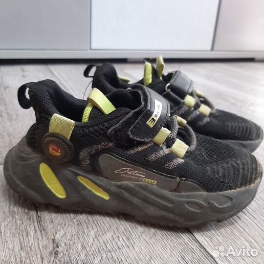 Кроссовки детские