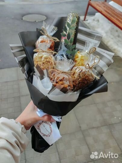 Букет на 23 февраля для мужчин букет корпоративный