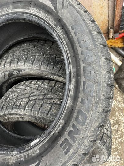 Roadstone Winguard WinSpike SUV 225/60 R17