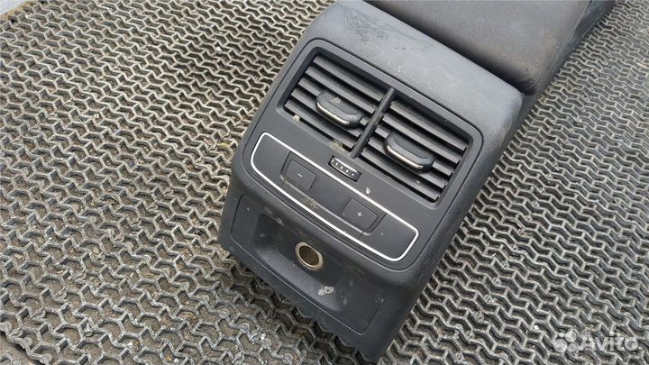 Консоль салона Audi A4 (B9), 2016