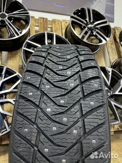 Yokohama Ice Guard IG65 245/40 R18 97T