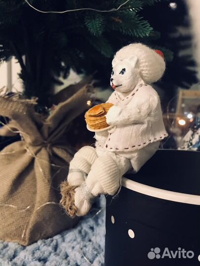 Белый медведь из ваты