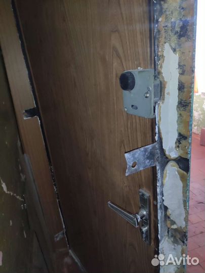 Дверь входная металлическая