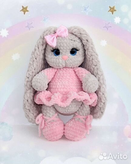 Вязаные игрушки. Зайки в подарок