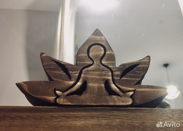 Фигурка йога лотос