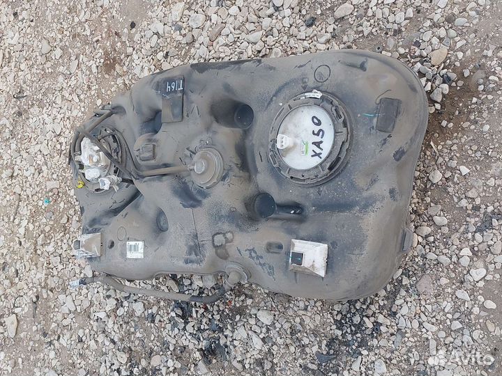 Toyota Rav4 XA50 Топливный бак