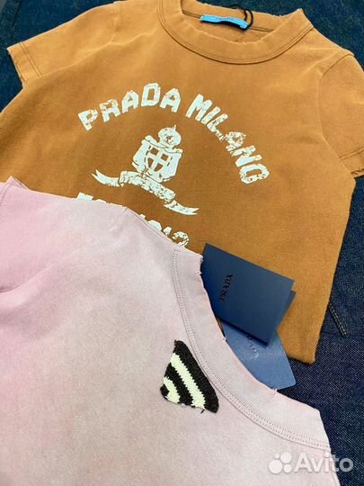 Футболка женская Prada